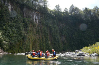 Nouvelle-Zélande - Parc national de Tongariro - Rafting en eaux vives sur la rivière Tongariro