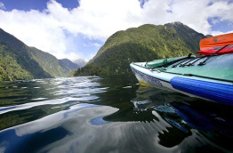 Nouvelle-Zélande - Te Anau - Kayak et camping dans le Doubtful Sound © Destination Fiordland, Rob Suisted
