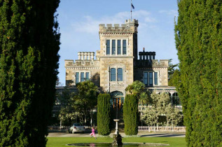 Nouvelle-Zélande - Dunedin - Découverte du Château de Larnach et croisière d'observation de la faune marine © DunedinNZ