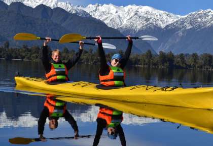 Matinée de kayak sur le lac Mapourika © Glacier Country Kayak