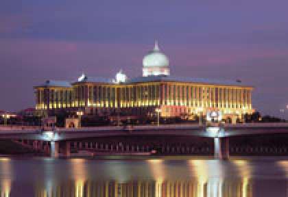 La palais du gouvernement de la ville de Putrajaya en Malaisie
