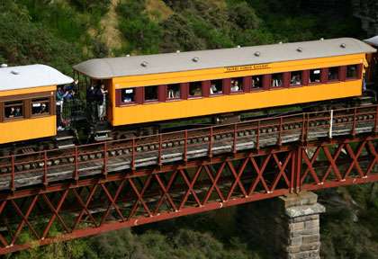 Train Taieri Gorge