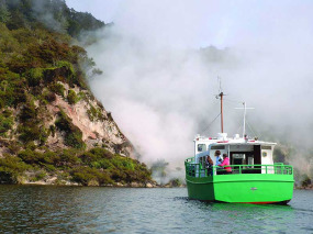 Nouvelle-Zélande - Rotorua - Randonnée et croisière dans la vallée volcanique de Waimangu