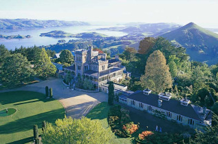 Nouvelle-Zélande - Dunedin - Larnach Castle, Croisière et Penguin Place © DunedinNZ