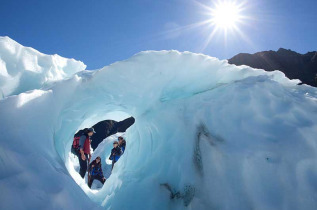 Nouvelle-Zélande - Fox Glacier - Randonnée sur le glacier de Fox, accès en hélicoptère © Fox Glacier Guiding