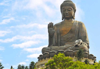 Hong Kong – Lantau – Bouddha Tian Tan © Nicole Harris – Shutterstock