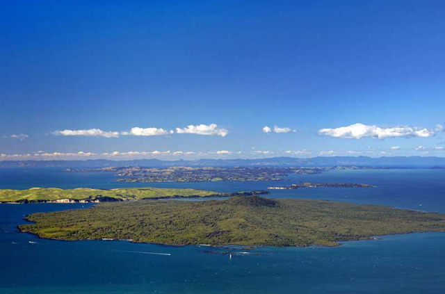 Nouvelle-Zélande - Auckland - Survol de l'île de Rangitoto © Chris McLennan, Auckland Tourism ATEED