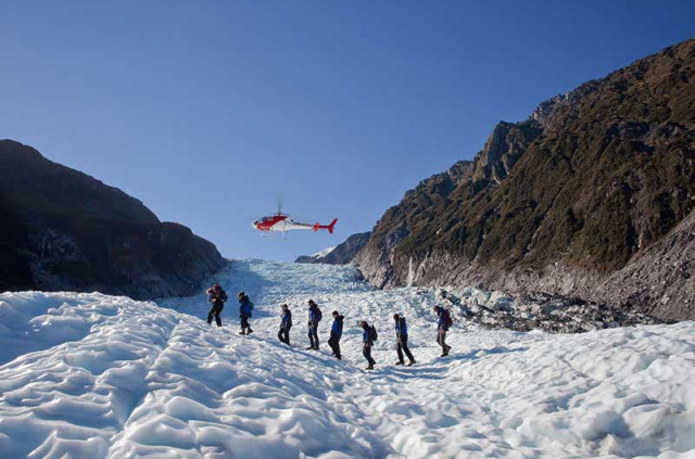 Nouvelle-Zélande - Fox Glacier - Randonnée sur le glacier de Fox, accès en hélicoptère © Fox Glacier Guiding