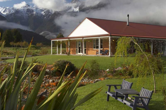 Nouvelle-Zélande - Fox Glacier - Misty Peaks