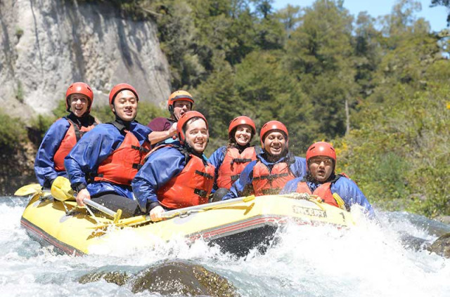 Nouvelle-Zélande - Parc national de Tongariro - Rafting en eaux vives sur la rivière Tongariro